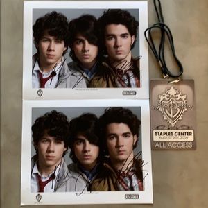 Jonas Brothers pictures autograph, backstage pass